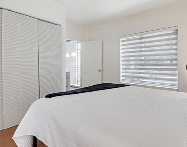 425 W Beech St - Photo Thumbnail 20