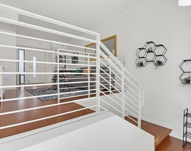 425 W Beech St - Photo Thumbnail 7