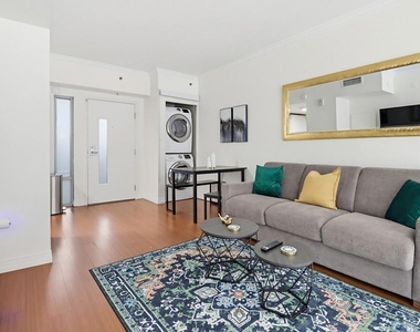 425 W Beech St - Photo Thumbnail 10
