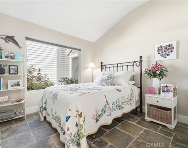 18 Byron Close - Photo Thumbnail 14