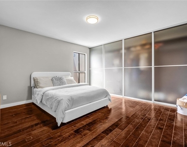 5308 Marina Pacifica S - Photo Thumbnail 15