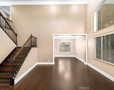 2550 Reynolds Drive - Photo Thumbnail 2
