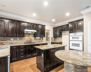 2550 Reynolds Drive - Photo Thumbnail 7