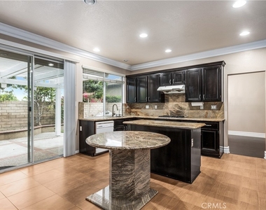 2550 Reynolds Drive - Photo Thumbnail 9