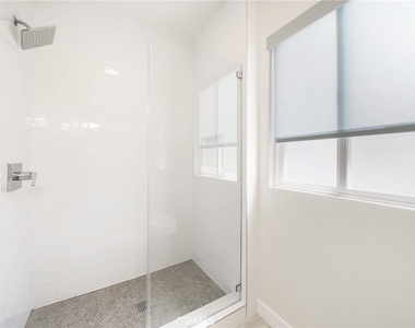 2573 Elden Ave - Photo Thumbnail 22