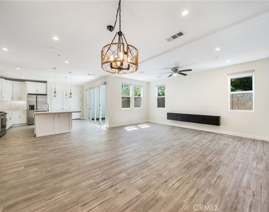 2573 Elden Ave - Photo Thumbnail 10