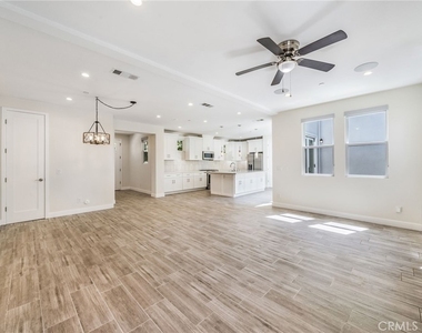 2573 Elden Ave - Photo Thumbnail 11