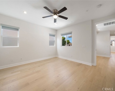 2573 Elden Ave - Photo Thumbnail 28