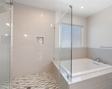 2573 Elden Ave - Photo Thumbnail 31