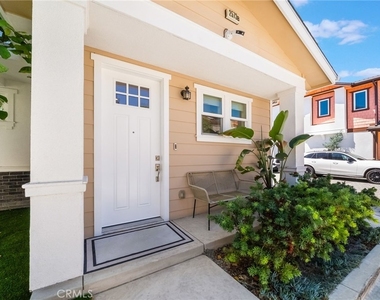2573 Elden Ave - Photo Thumbnail 2
