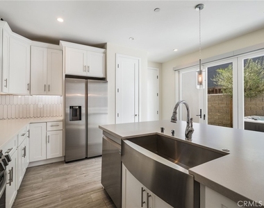 2573 Elden Ave - Photo Thumbnail 9
