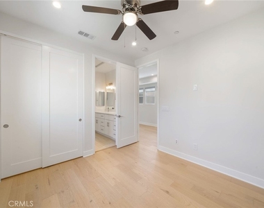 2573 Elden Ave - Photo Thumbnail 24