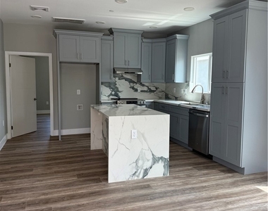 12349 Granite - Photo Thumbnail 1