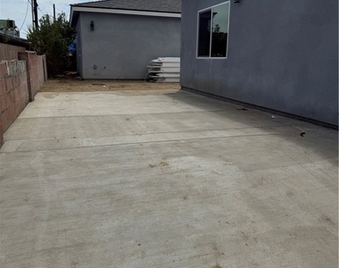 12349 Granite - Photo Thumbnail 12