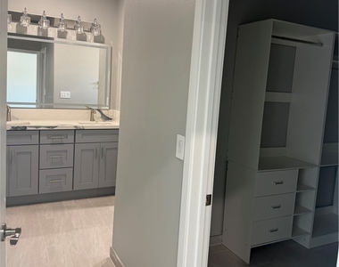 12349 Granite - Photo Thumbnail 9