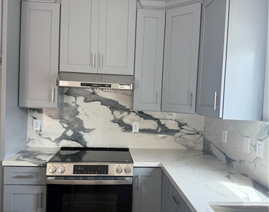 12349 Granite - Photo Thumbnail 3