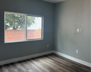 12349 Granite - Photo Thumbnail 8