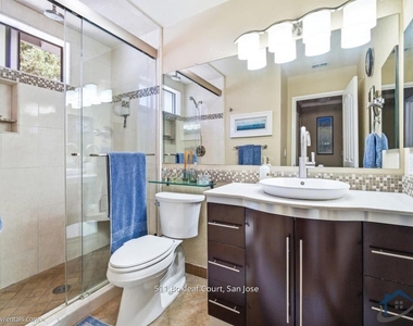 511 Boxleaf Court - Photo Thumbnail 17