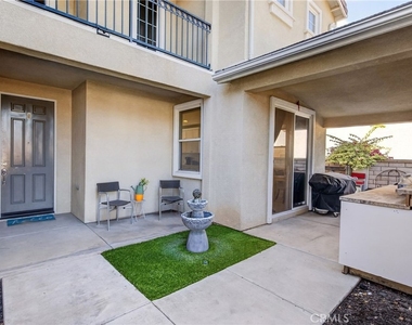 2420 S Vicentia Avenue - Photo Thumbnail 2