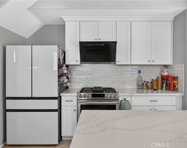 2420 S Vicentia Avenue - Photo Thumbnail 7