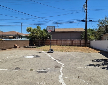 1176 N Park Avenue - Photo Thumbnail 12