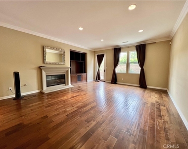 3974 E Callaway Drive - Photo Thumbnail 3