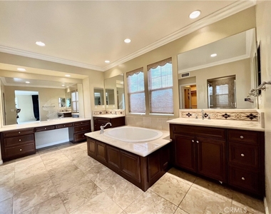 3974 E Callaway Drive - Photo Thumbnail 23