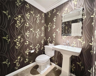 3974 E Callaway Drive - Photo Thumbnail 10