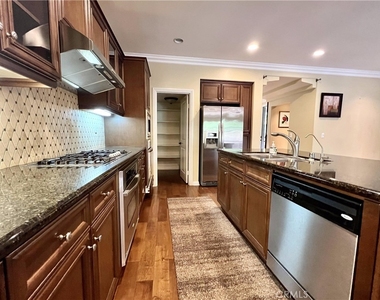 3974 E Callaway Drive - Photo Thumbnail 6