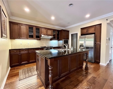 3974 E Callaway Drive - Photo Thumbnail 8