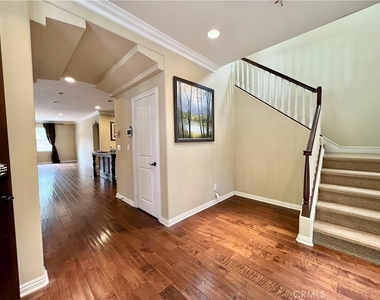 3974 E Callaway Drive - Photo Thumbnail 2