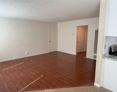 1328 Randy St - Photo Thumbnail 4