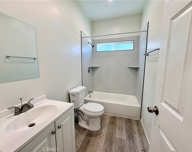 4585 Hawthorne - Photo Thumbnail 7