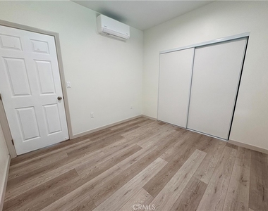 4585 Hawthorne - Photo Thumbnail 6
