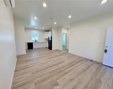 4585 Hawthorne - Photo Thumbnail 1