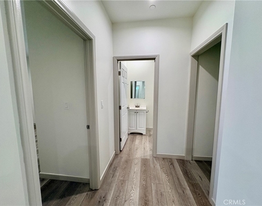 4585 Hawthorne - Photo Thumbnail 10