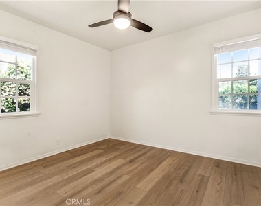 351 W Elm Street - Photo Thumbnail 12