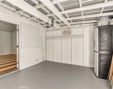 351 W Elm Street - Photo Thumbnail 21