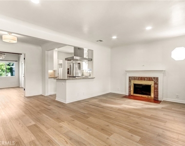 351 W Elm Street - Photo Thumbnail 4