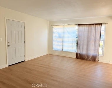 5335 El Monte Avenue - Photo Thumbnail 1