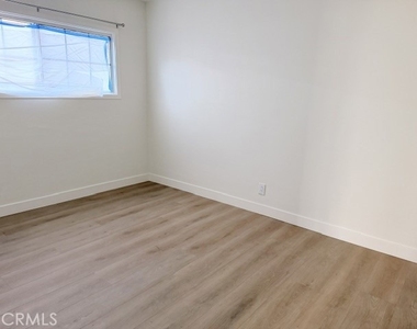 5335 El Monte Avenue - Photo Thumbnail 7