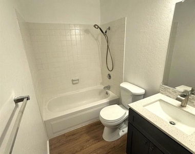 1970 Pomar Way - Photo Thumbnail 9