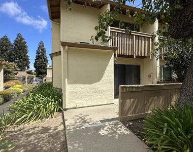 1970 Pomar Way - Photo Thumbnail 13