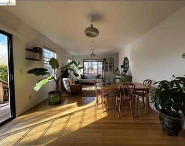 1001 Ordway - Photo Thumbnail 4