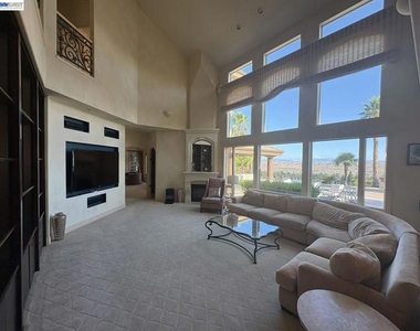 3511 Country Club Pl - Photo Thumbnail 4