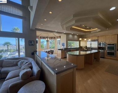 3511 Country Club Pl - Photo Thumbnail 7