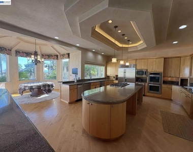 3511 Country Club Pl - Photo Thumbnail 5