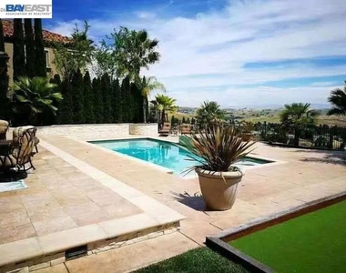 3511 Country Club Pl - Photo Thumbnail 11