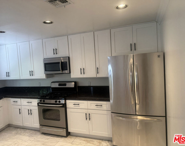 1238 S Holt Avenue - Photo Thumbnail 20