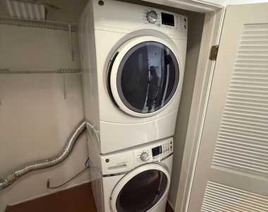1238 S Holt Avenue - Photo Thumbnail 35
